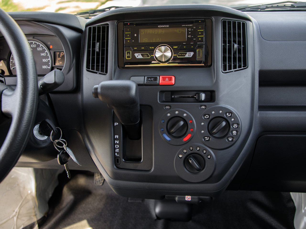 Toyota Hiace - Image 10