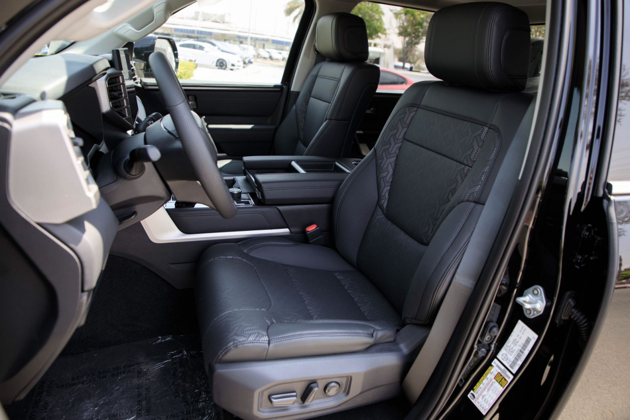Toyota Tundra - Image 8
