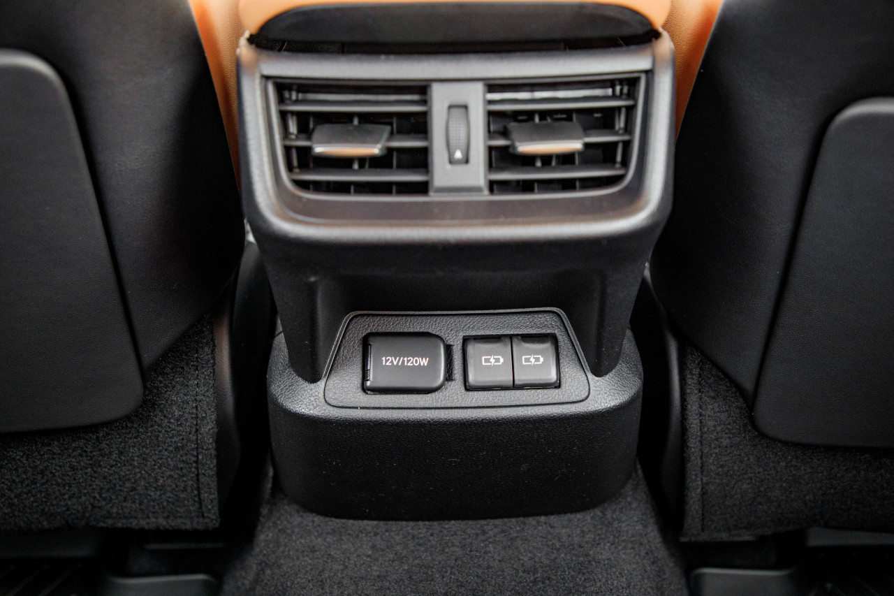 Lexus ES-Series - Image 12