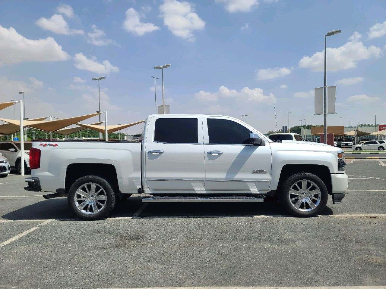 Chevrolet Silverado - Image 4