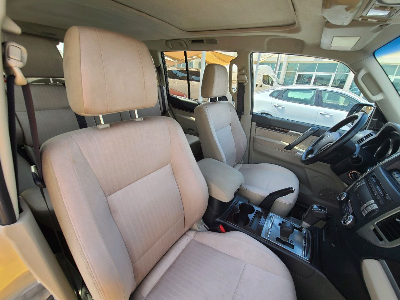 Mitsubishi Pajero - Image 6