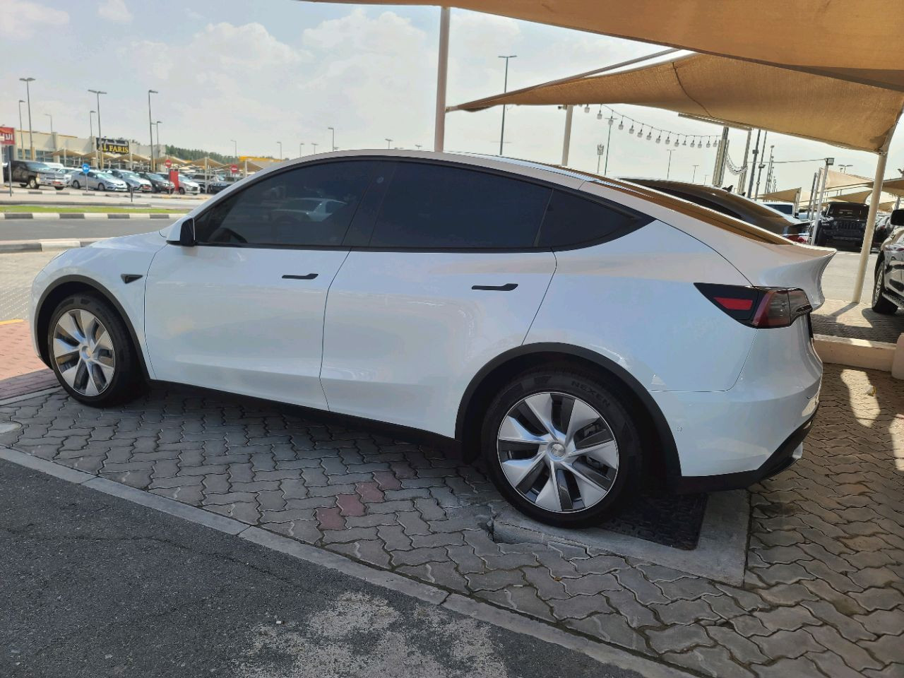 Tesla Y - Image 9