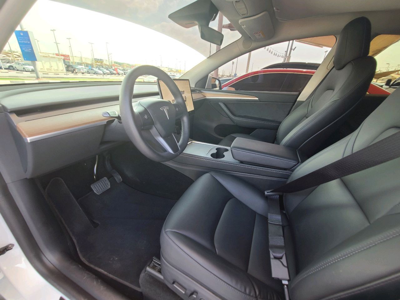 Tesla Y - Image 4