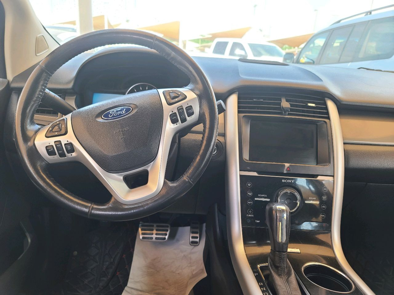 Ford Edge - Image 8