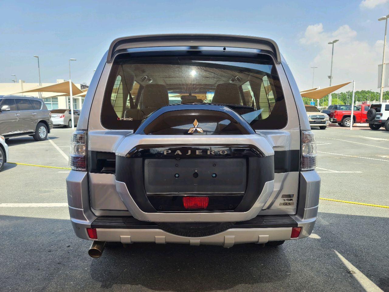 Mitsubishi Pajero - Image 11