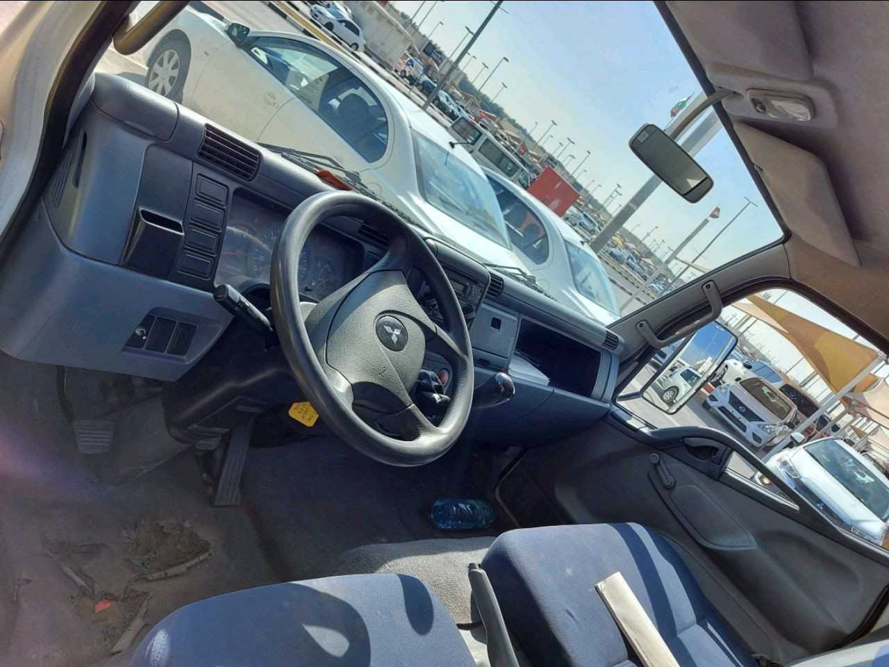 Mitsubishi Canter - Image 3