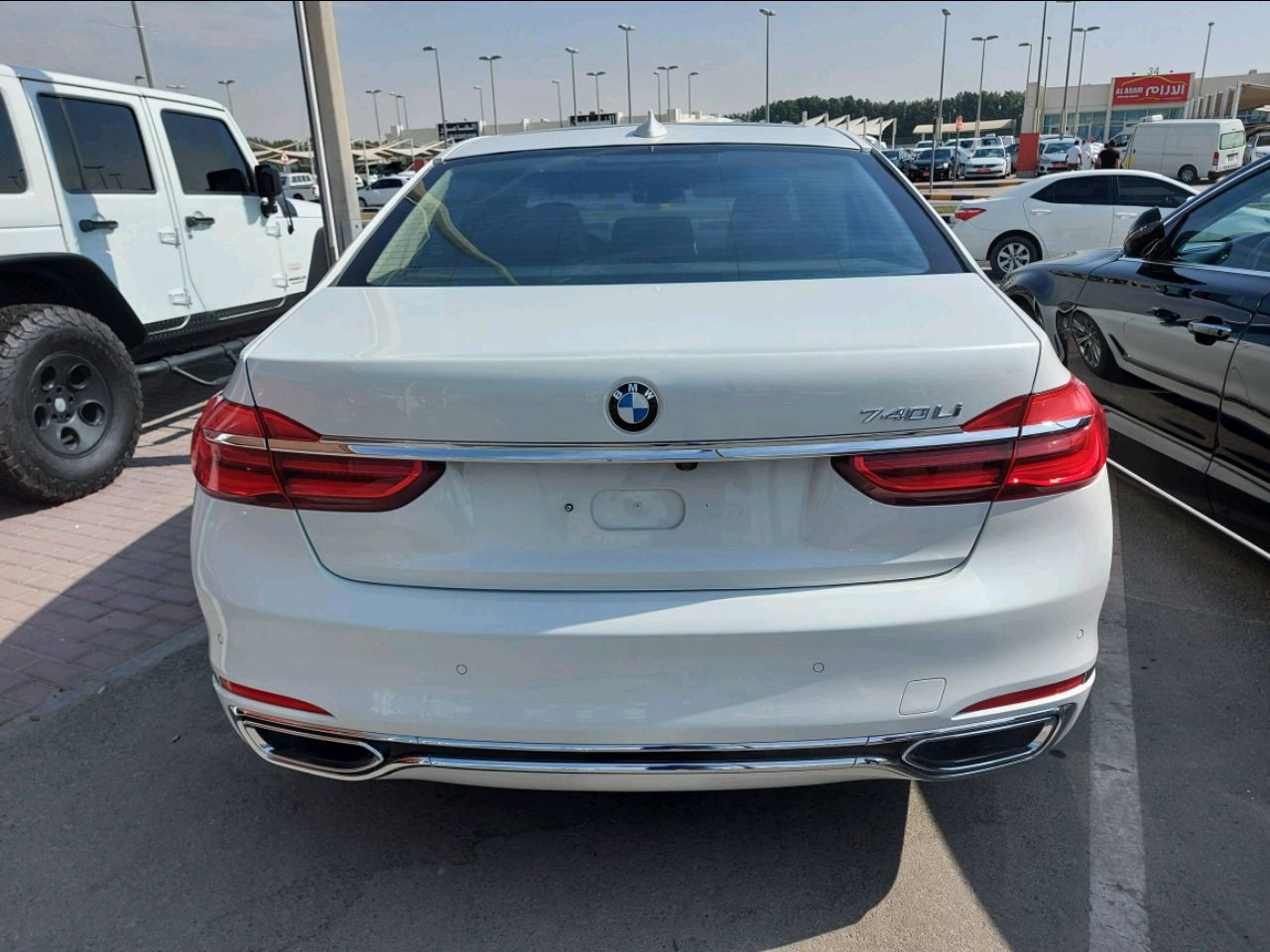 BMW 7-Series - Image 4