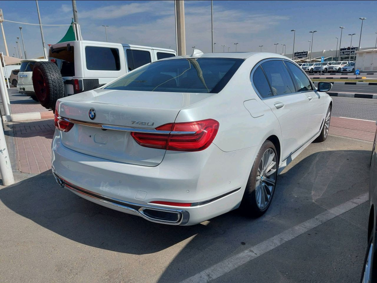 BMW 7-Series - Image 6