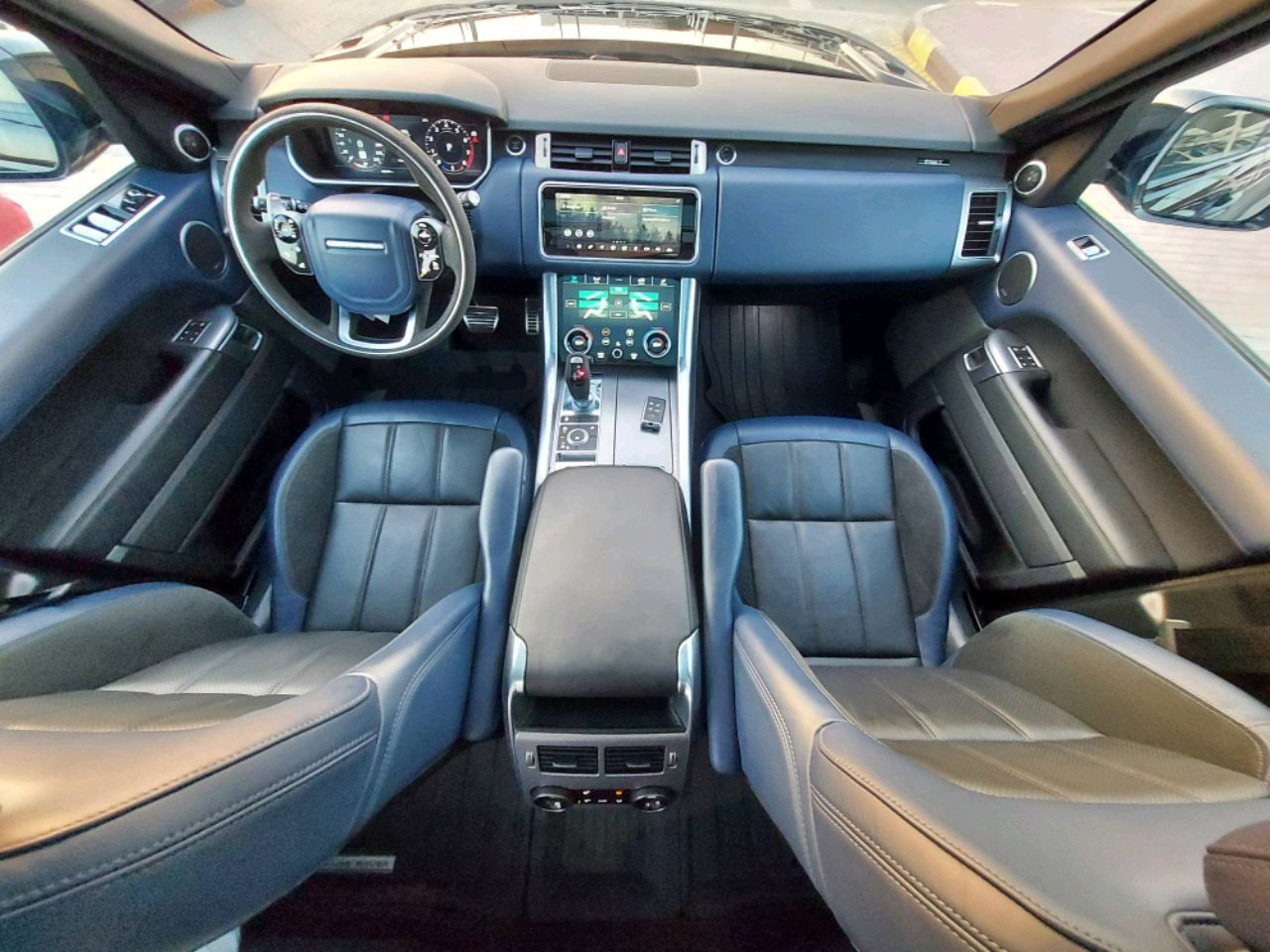 Land Rover Defender - Image 5