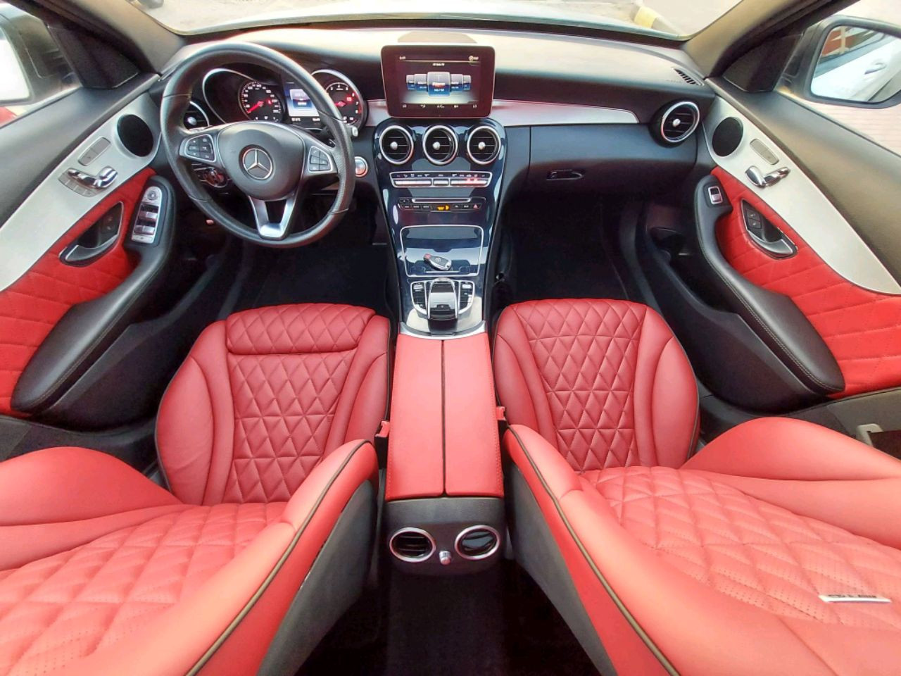 Mercedes Benz C-Class - Image 11