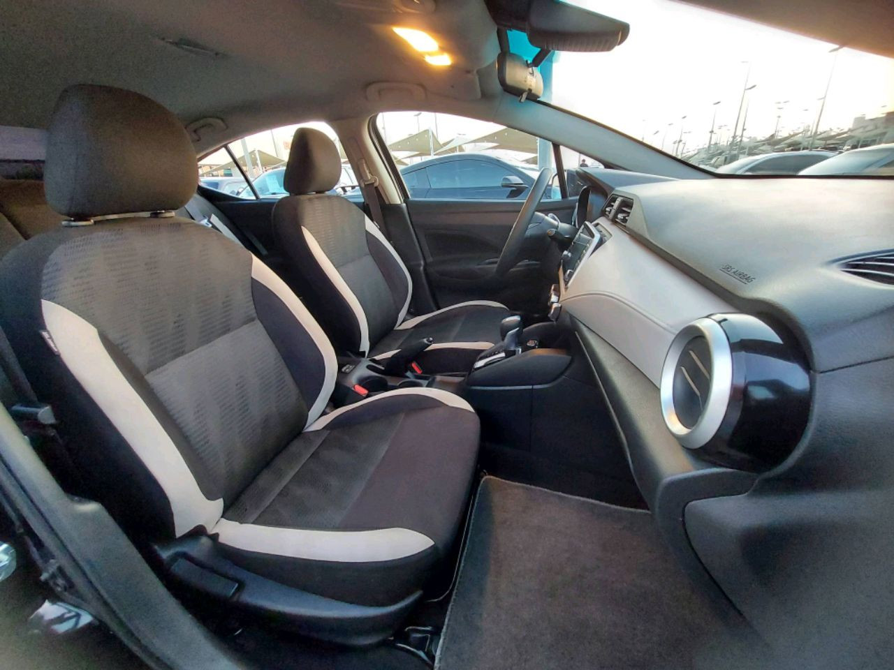 Nissan Versa - Image 9