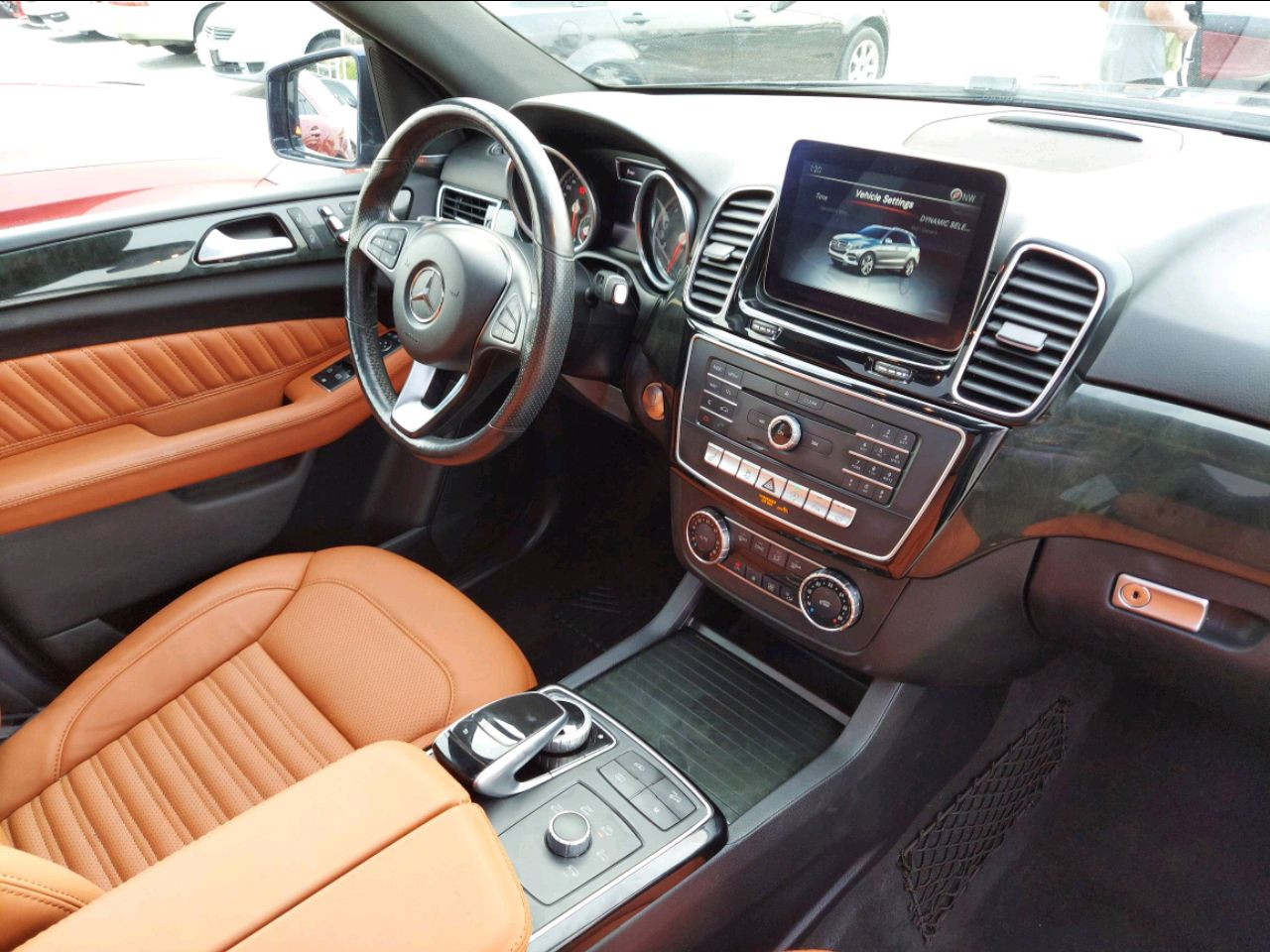 Mercedes Benz GLE SUV - Image 4