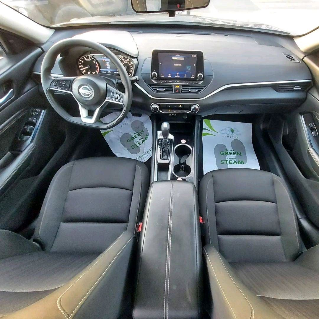 Nissan Altima - Image 5