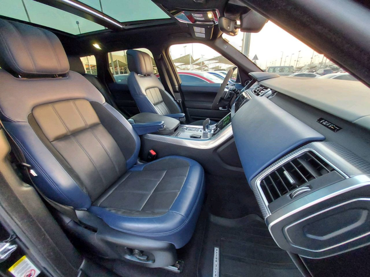 Land Rover Defender - Image 7