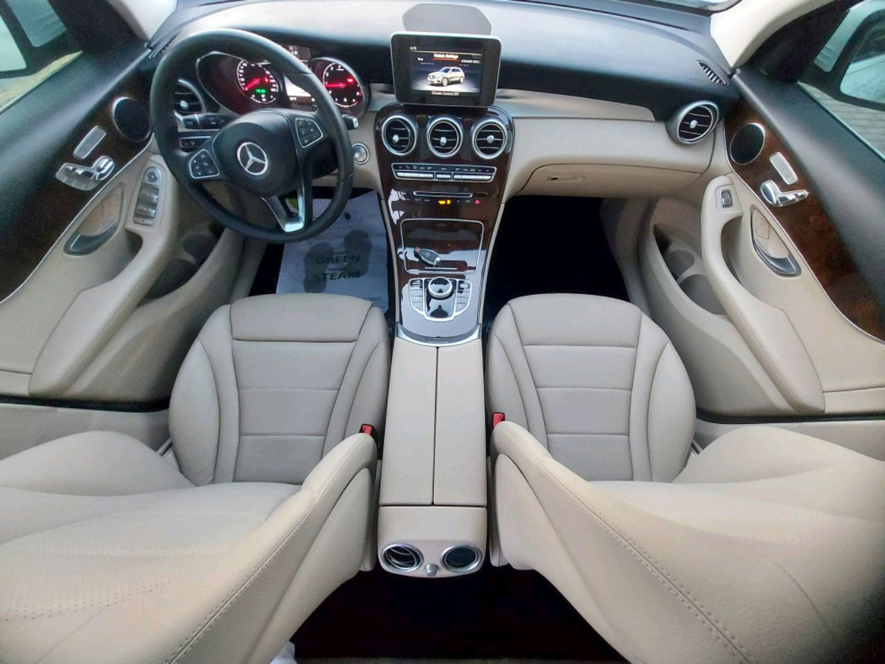 Mercedes Benz GLC - Image 13
