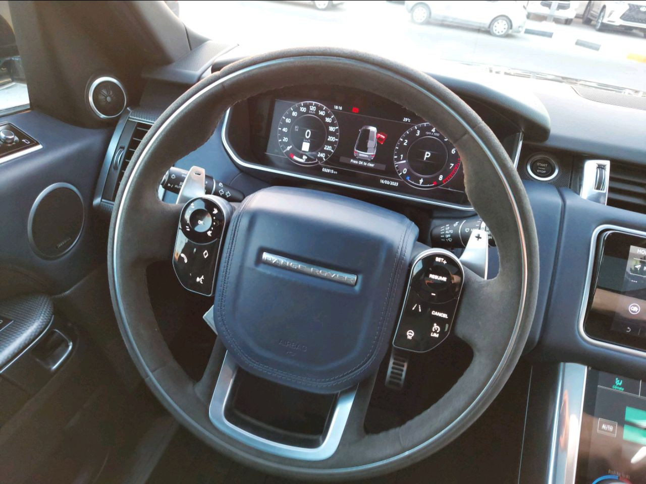 Land Rover Defender - Image 3
