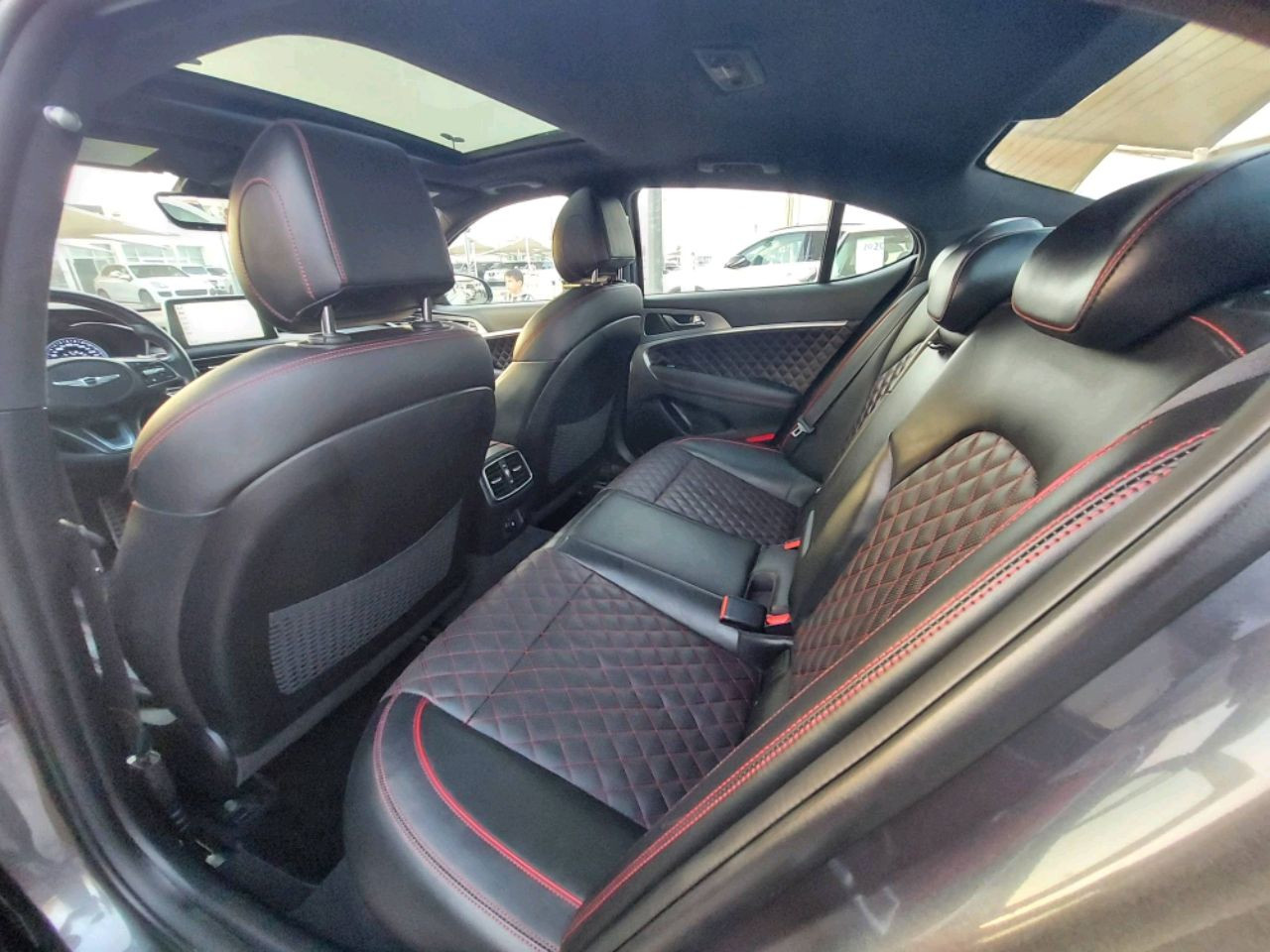 Hyundai Genesis - Image 3
