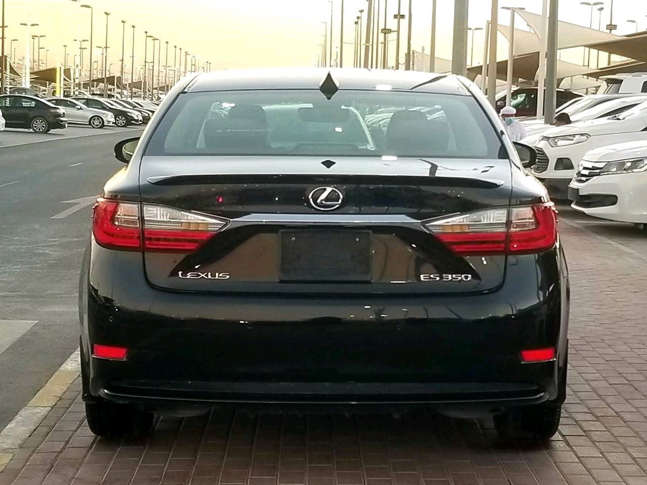 Lexus ES-Series - Image 2