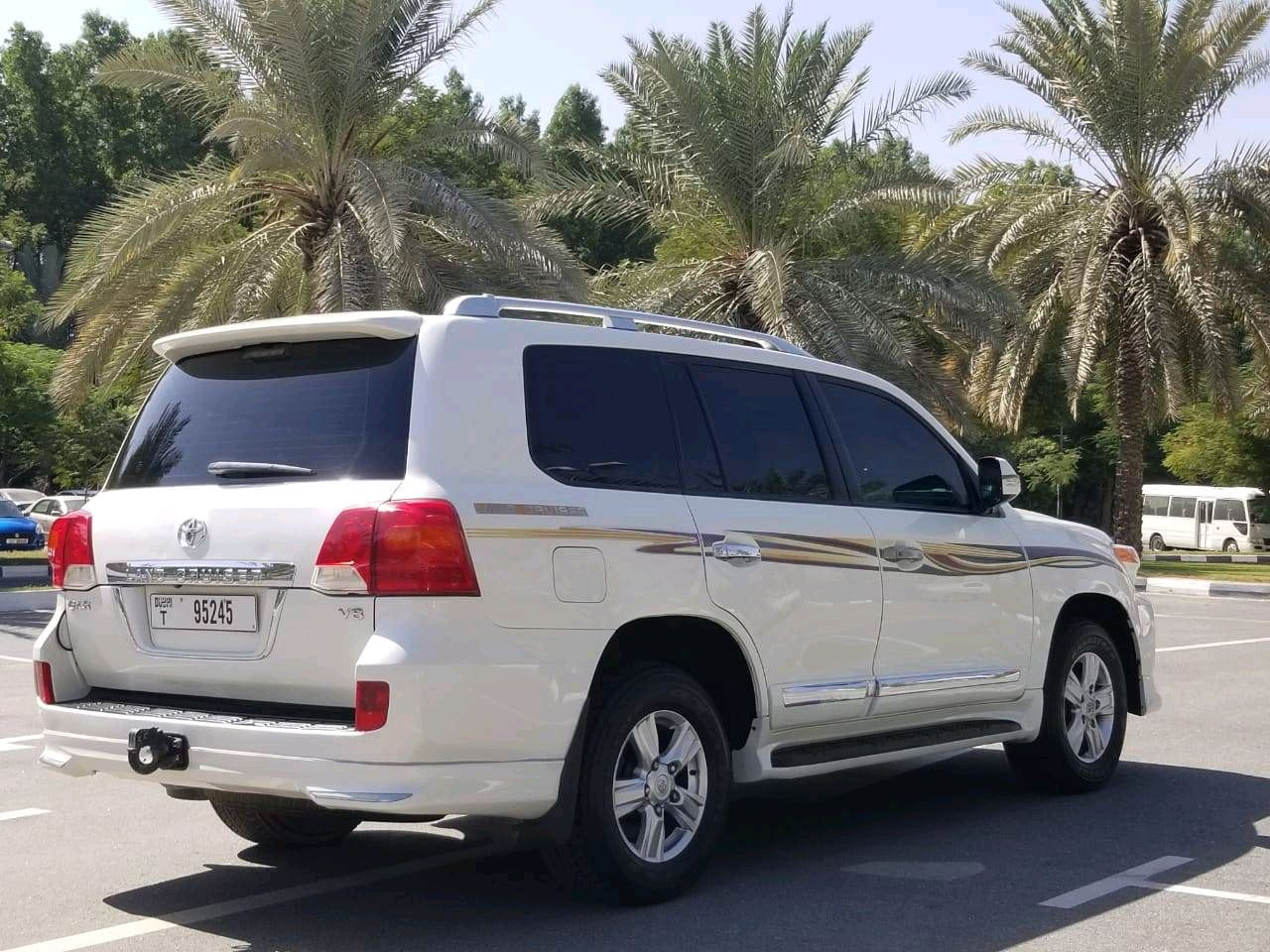 Toyota Land Cruiser - Image 4
