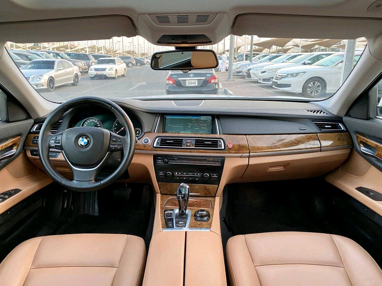 BMW 7-Series - Image 2