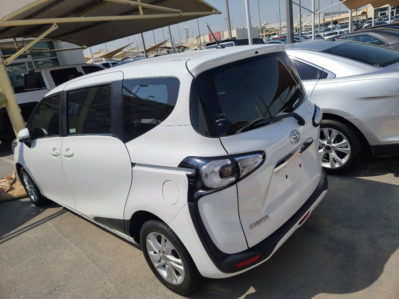 Toyota Sienna - Image 7