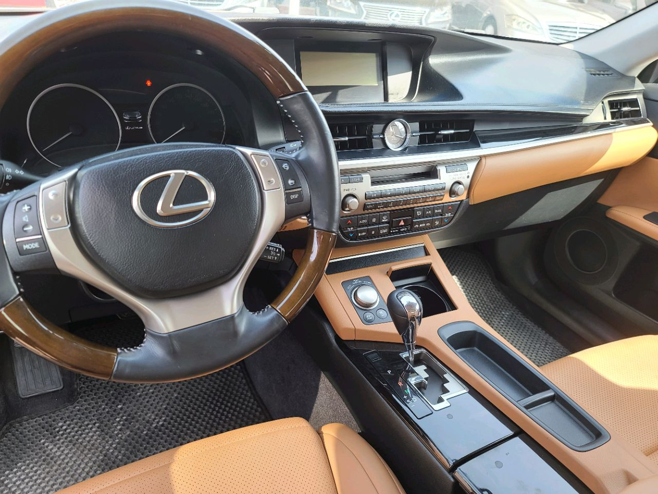 Lexus ES-Series - Image 7
