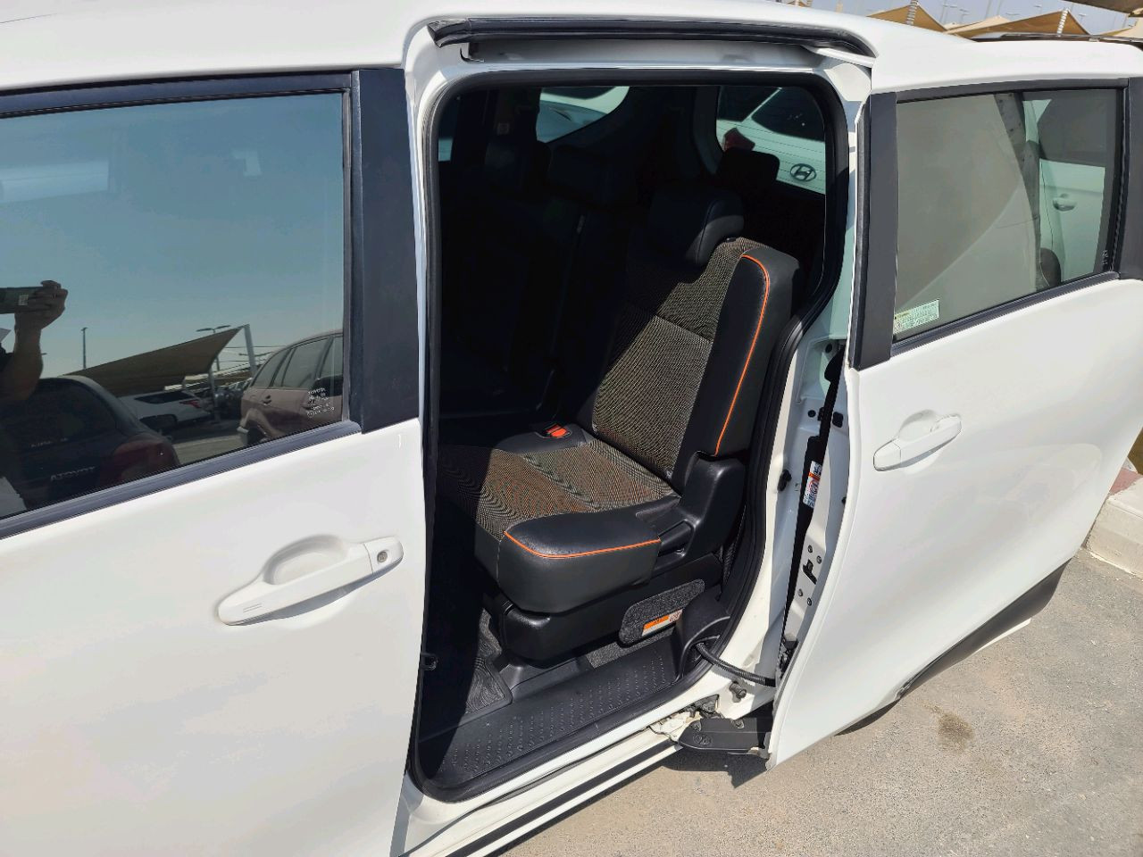 Toyota Sienna - Image 5