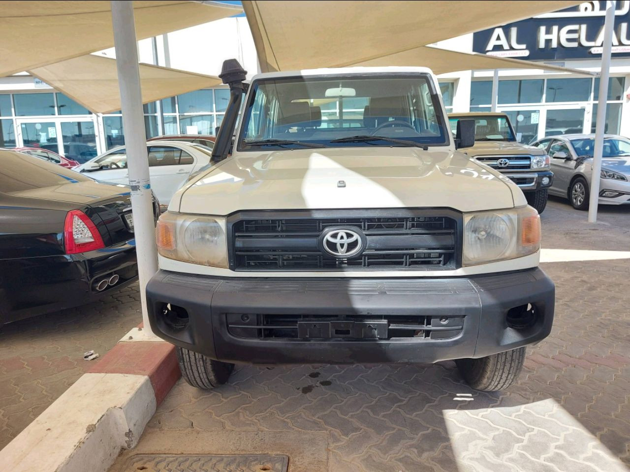 Toyota Land Cruiser - Image 4