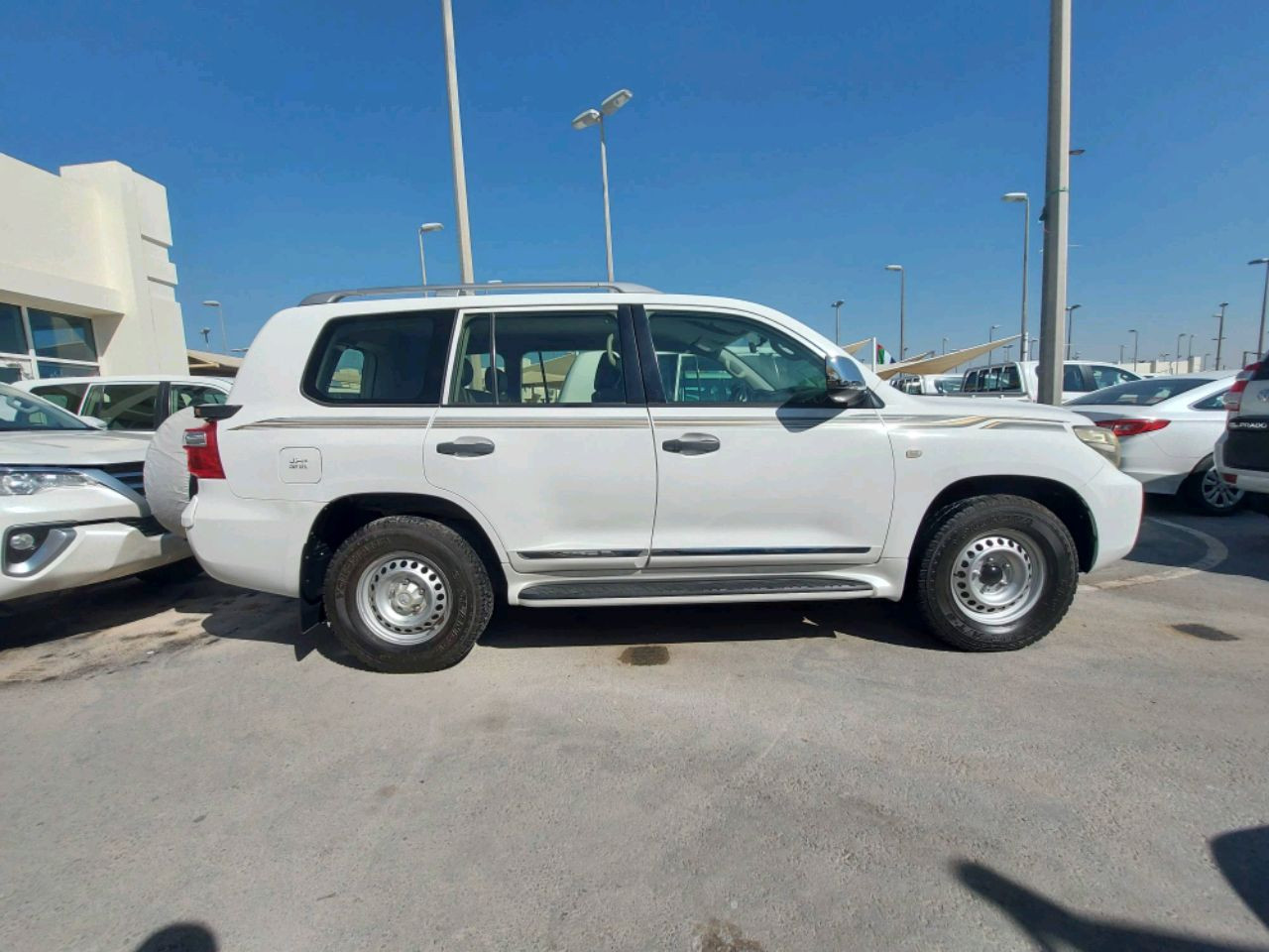 Toyota Land Cruiser - Image 2