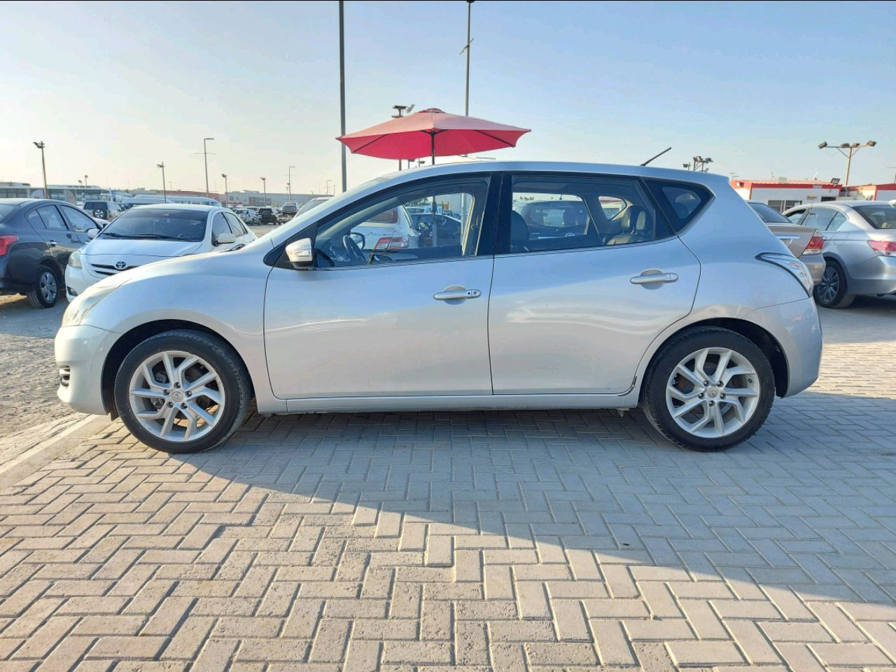 Nissan Tiida - Image 6