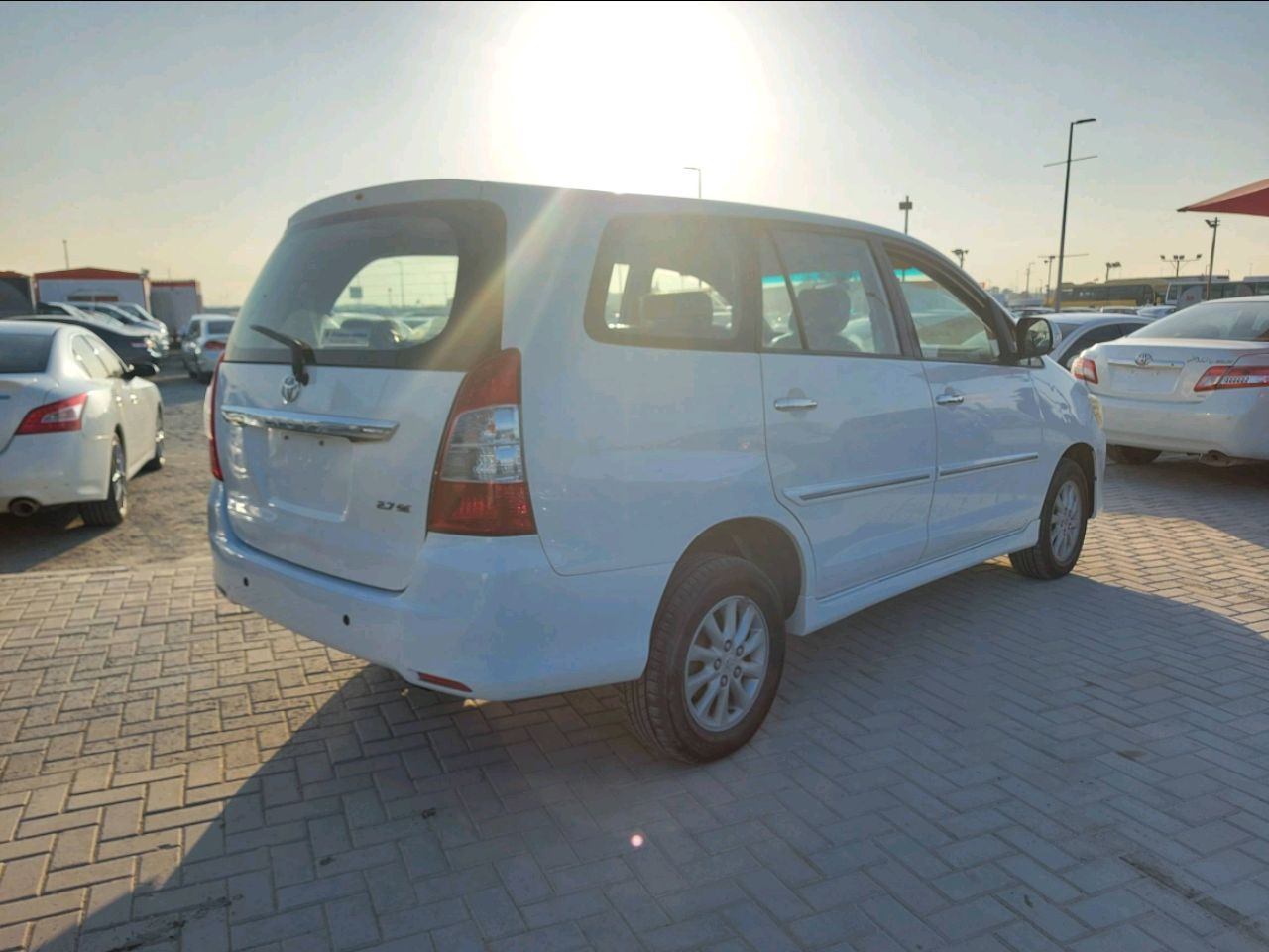 Toyota Innova - Image 4