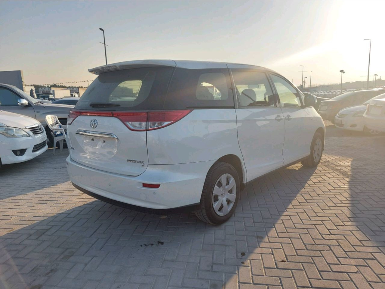 Toyota Previa - Image 4