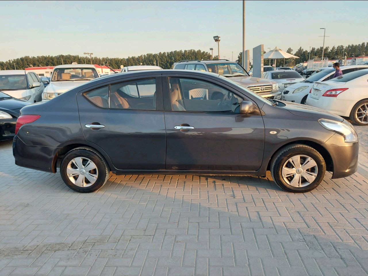 Nissan Sunny - Image 5