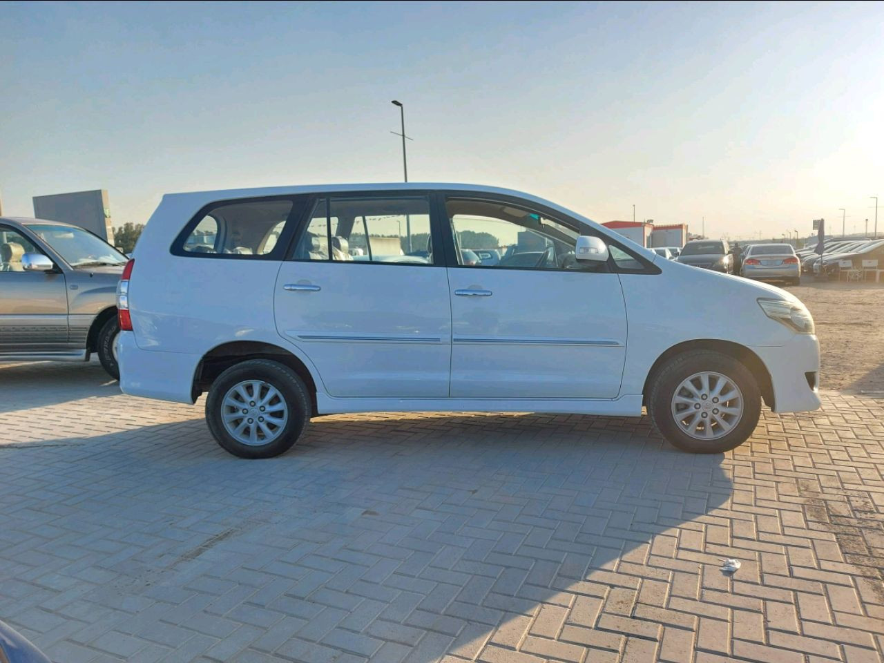 Toyota Innova - Image 5