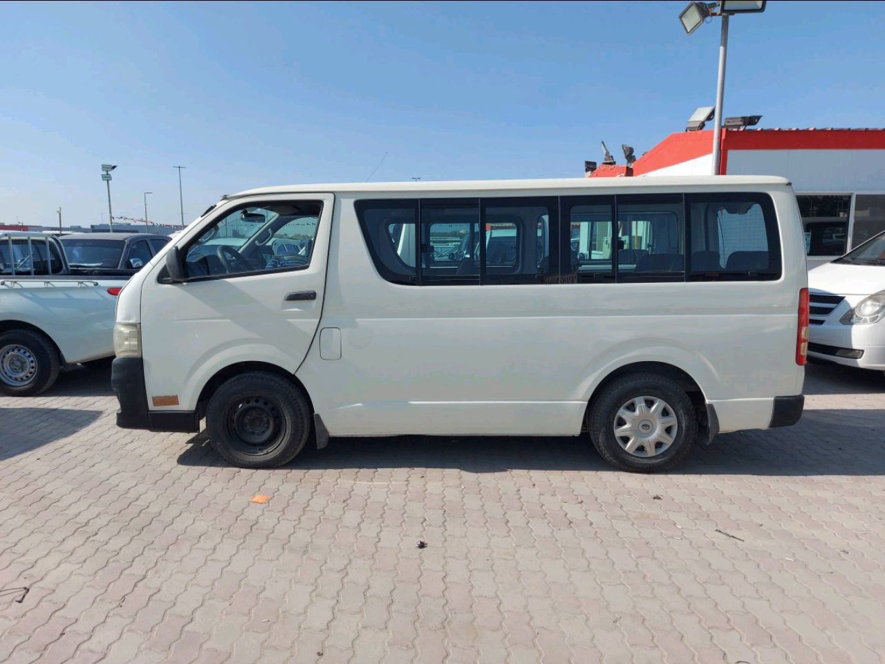 Toyota Hiace - Image 3