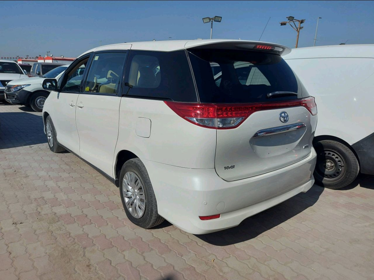 Toyota Previa - Image 3