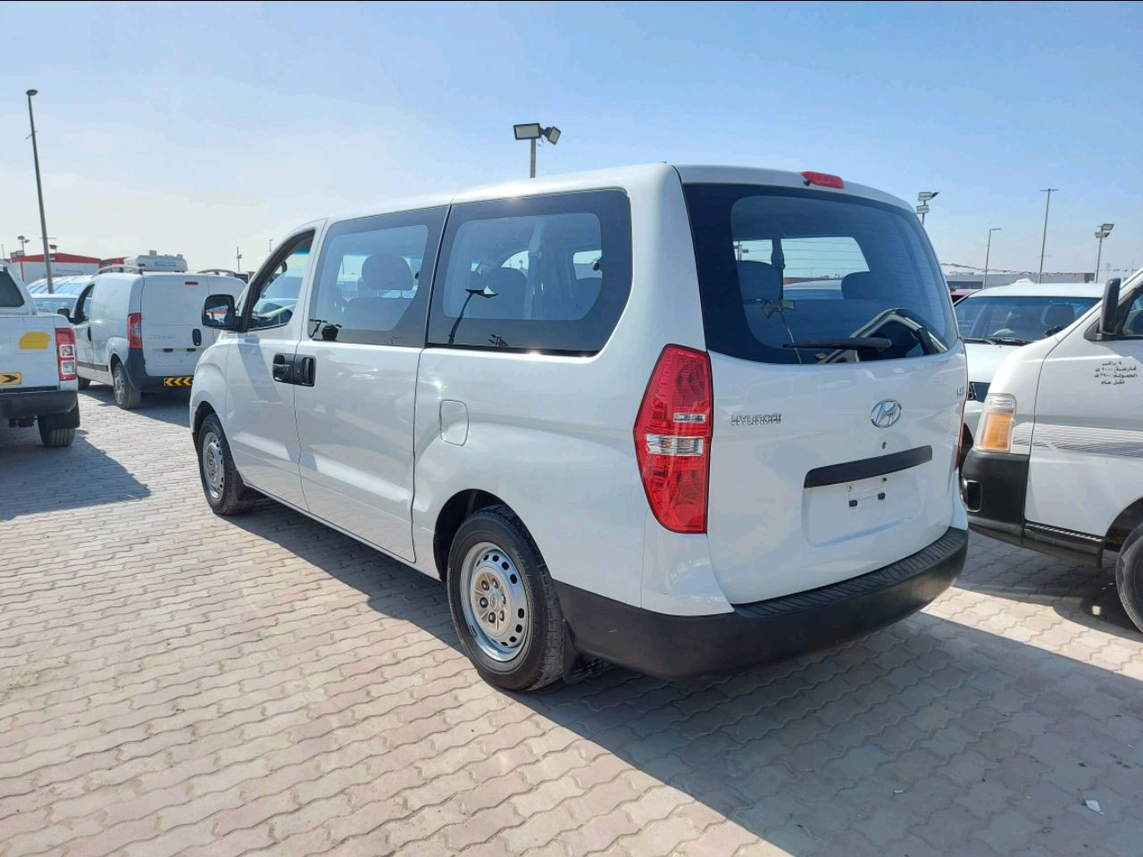 Hyundai H 1 - Image 2