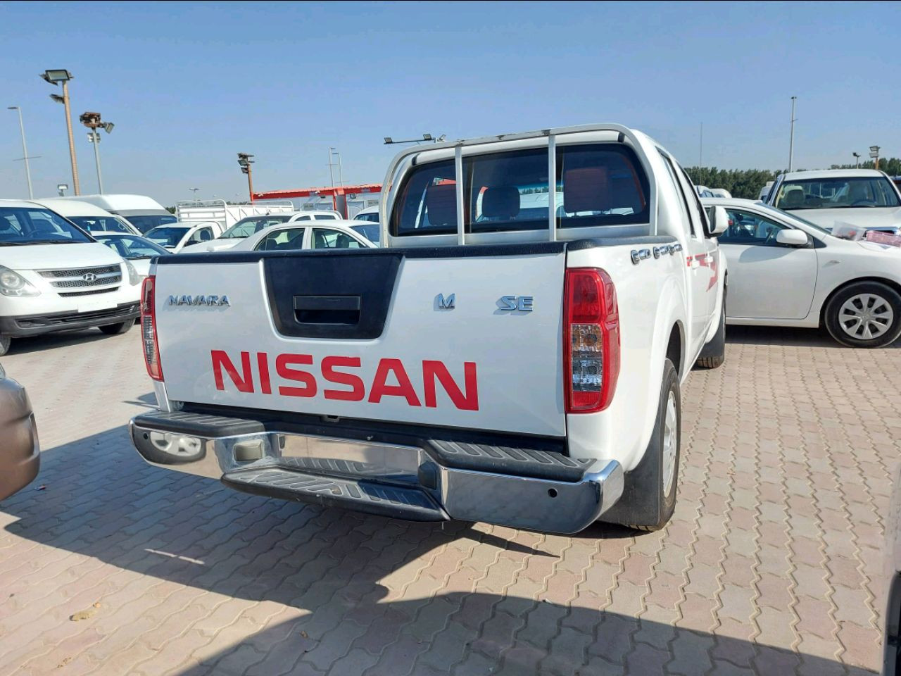 Nissan Navara - Image 4