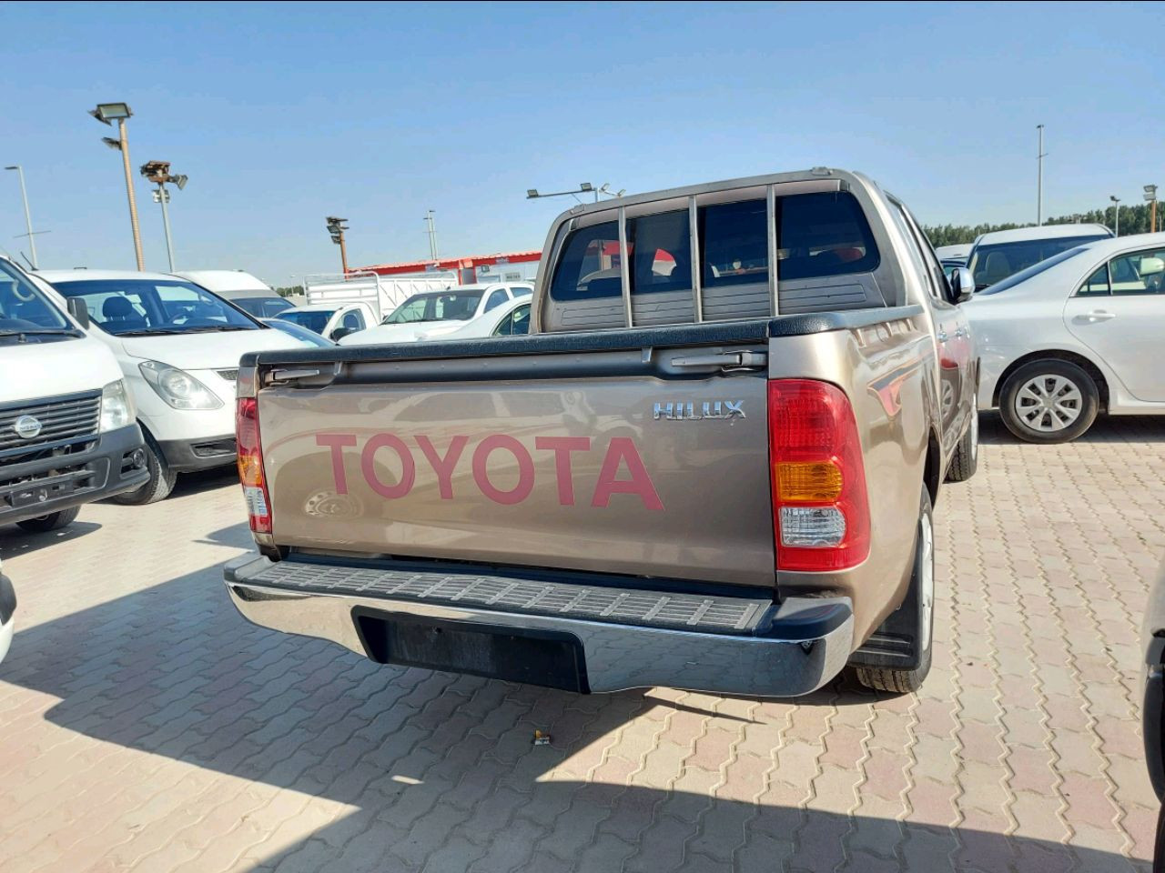 Toyota Hilux - Image 4