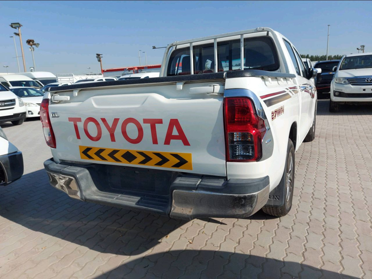 Toyota Hilux - Image 3
