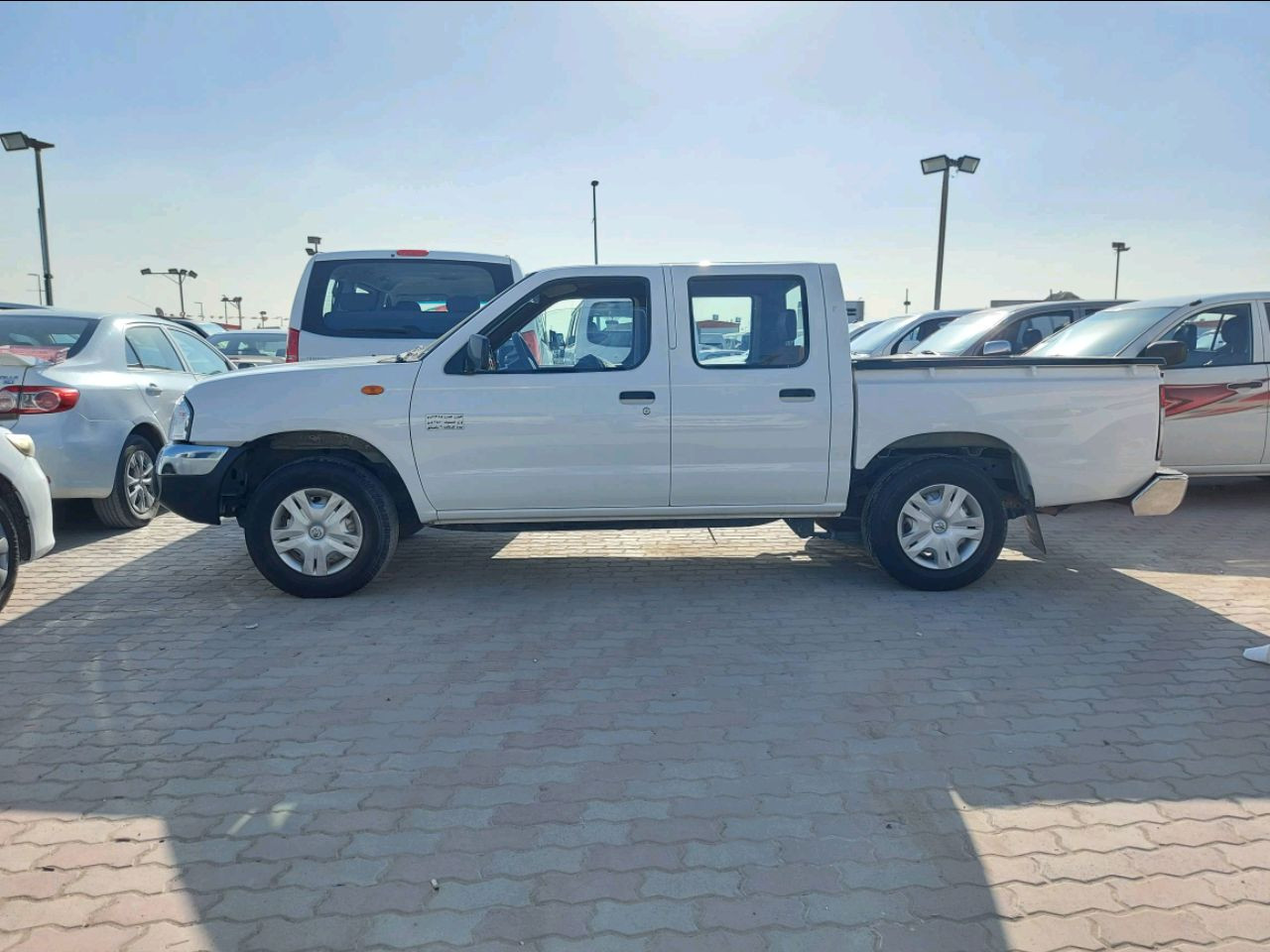 Nissan Navara - Image 4