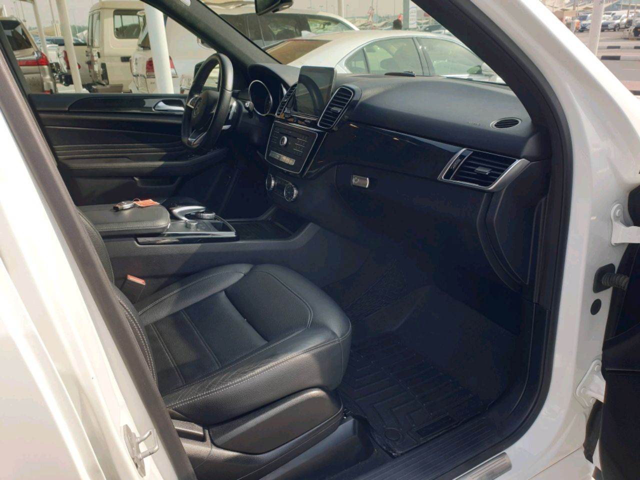 Mercedes Benz GLE SUV - Image 4