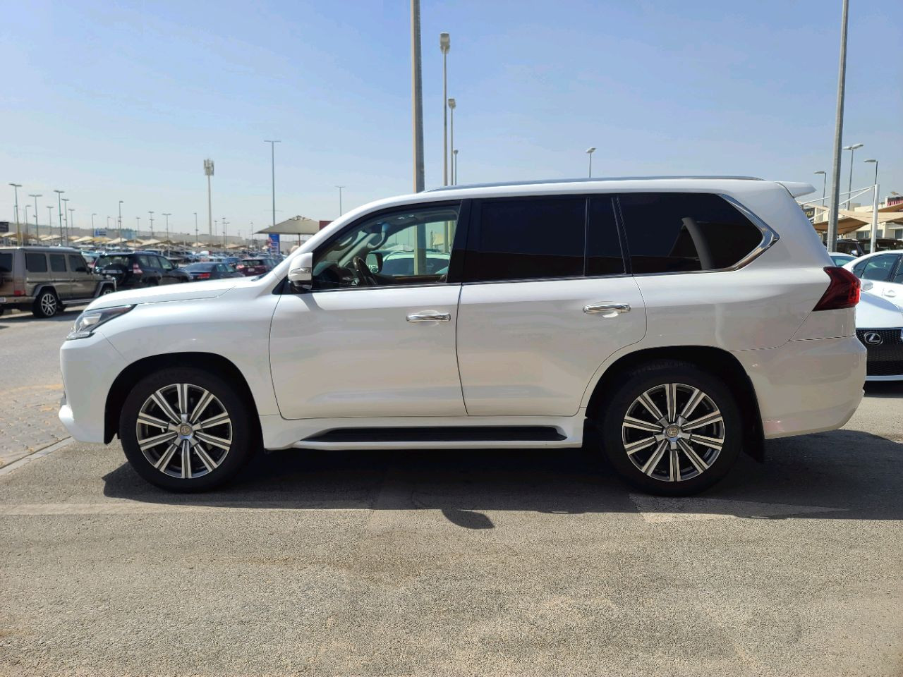 Lexus LX-Series - Image 8