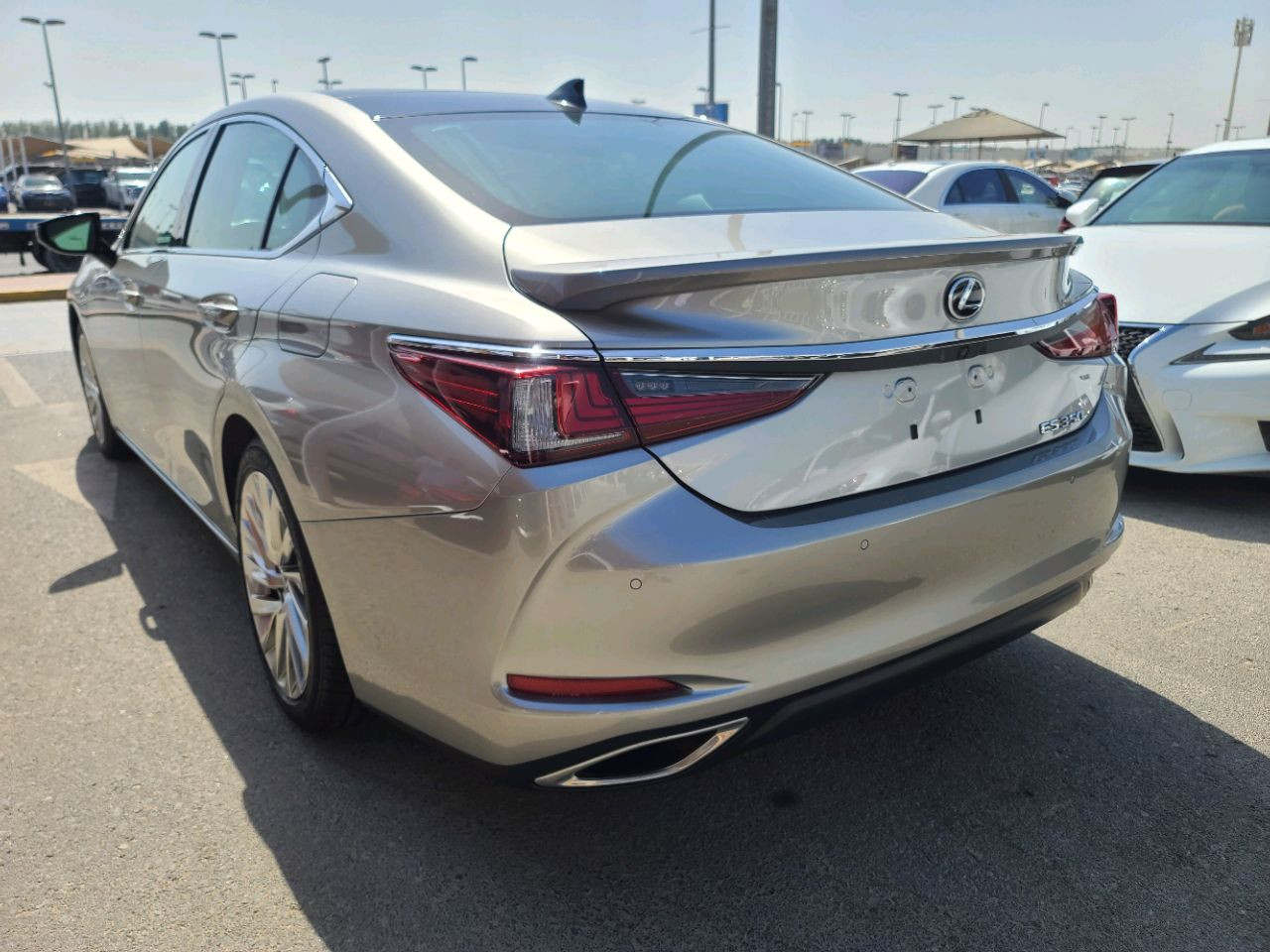 Lexus ES-Series - Image 8