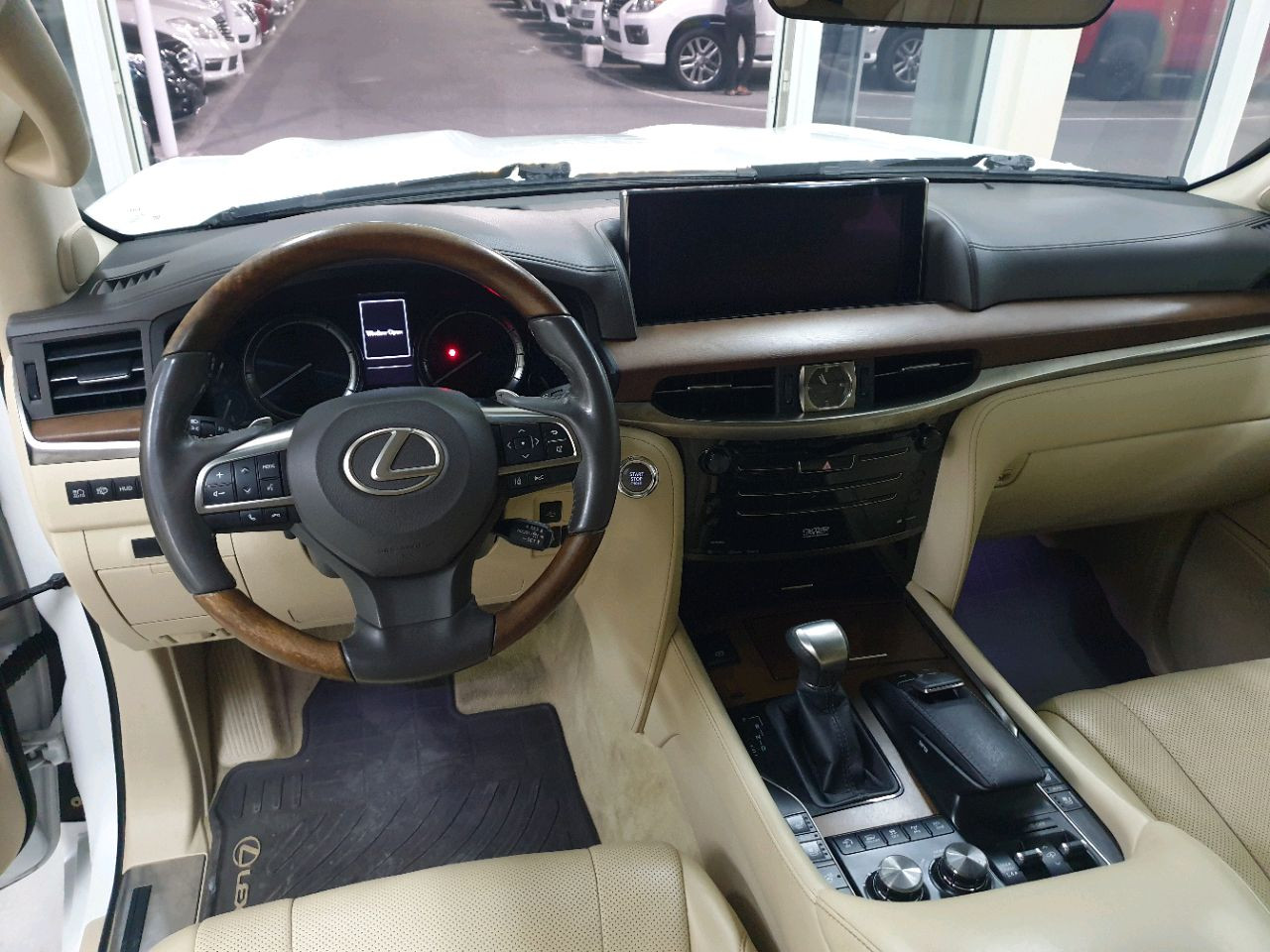 Lexus LX-Series - Image 3