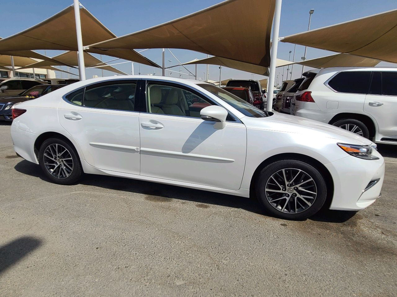 Lexus ES-Series - Image 7