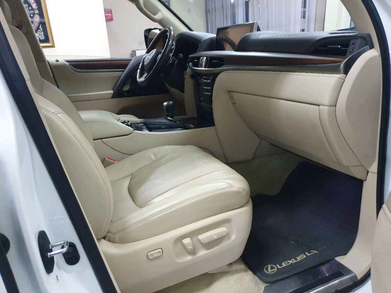 Lexus LX-Series - Image 6