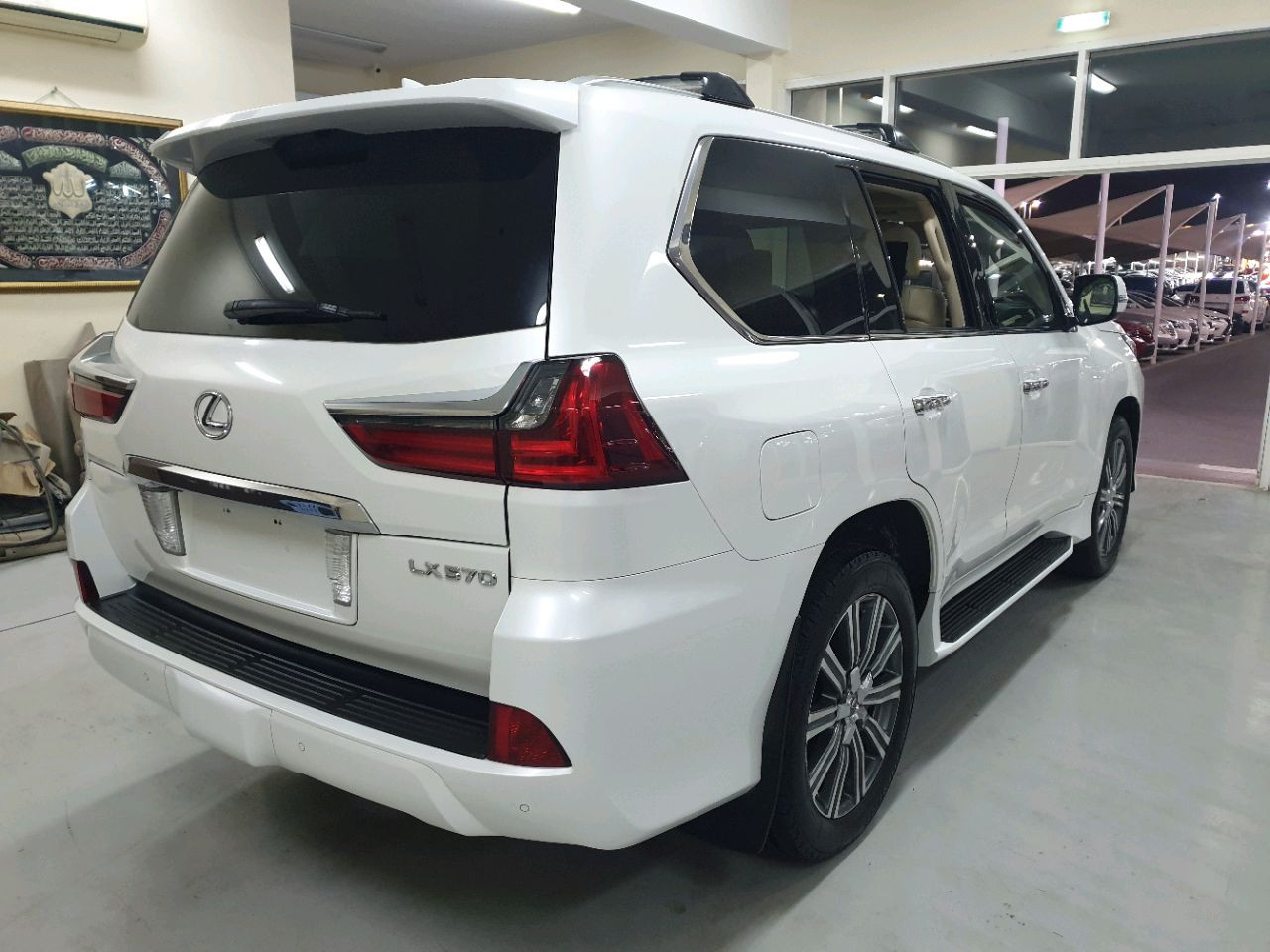 Lexus LX-Series - Image 9