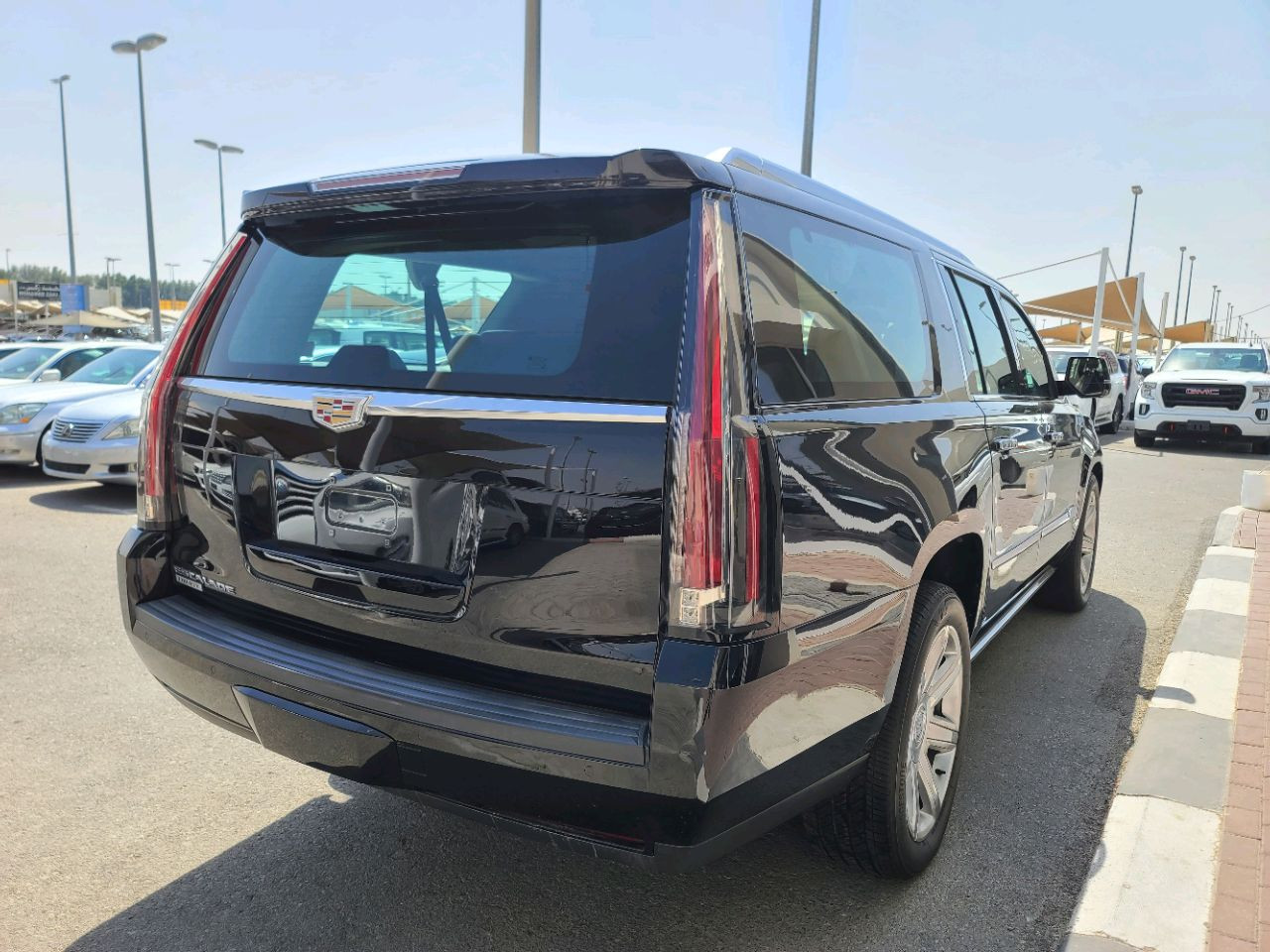 Cadillac Escalade - Image 5