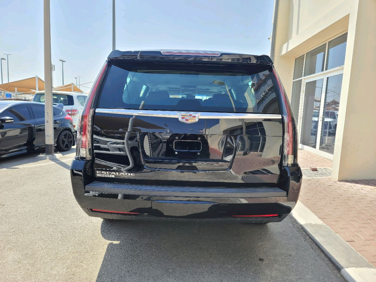 Cadillac Escalade - Image 4
